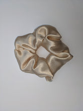 Load image into Gallery viewer, Shiny Scrunchie