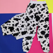 Load image into Gallery viewer, Fluffy Cow Print Cropped Jumper
