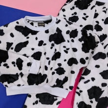 Load image into Gallery viewer, Fluffy Cow Print Cropped Jumper

