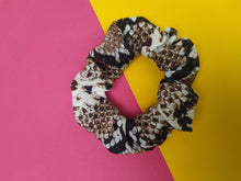 Load image into Gallery viewer, Snakey Scrunchie

